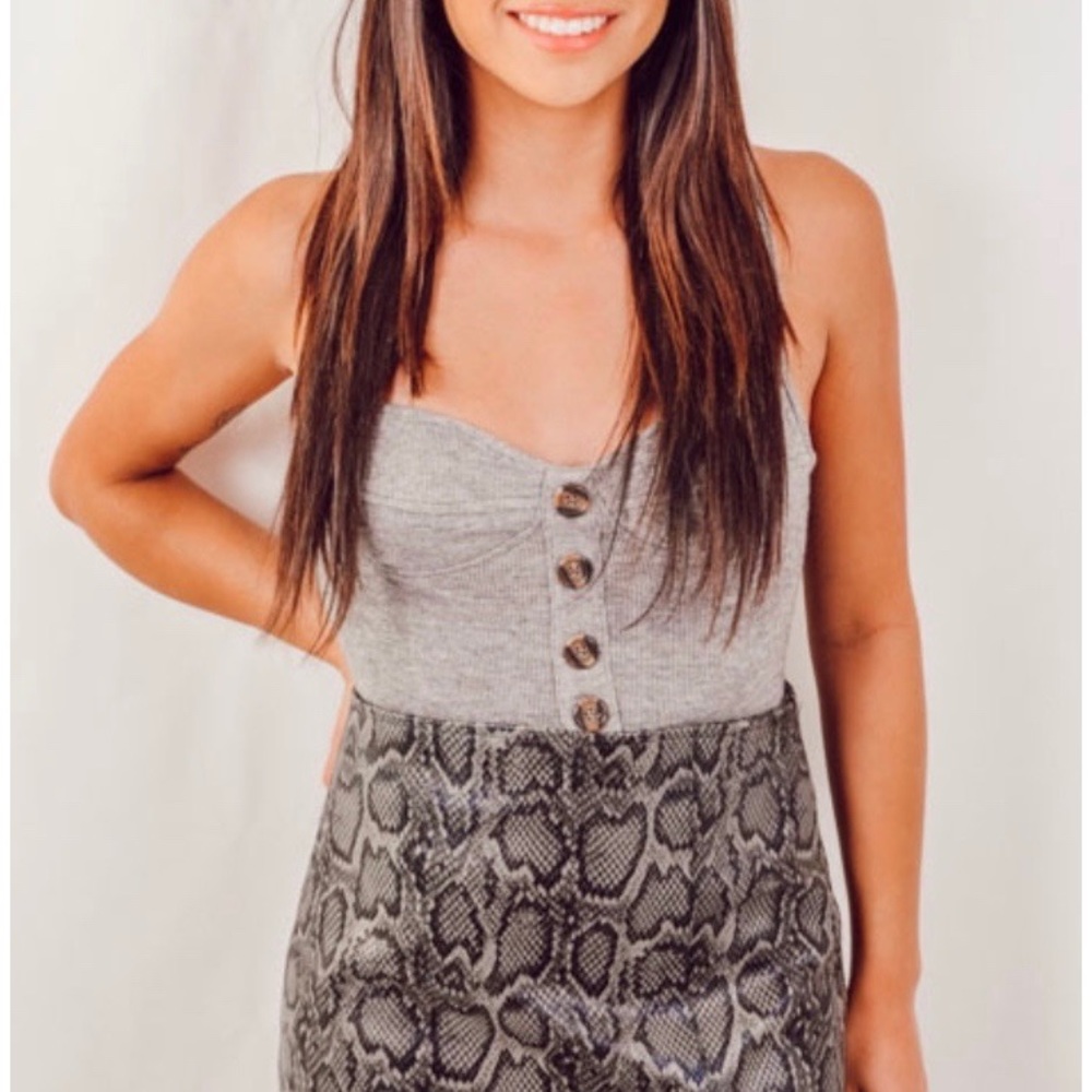 'Jawa' Ribbed Button Bodysuit - Picture 5 of 8